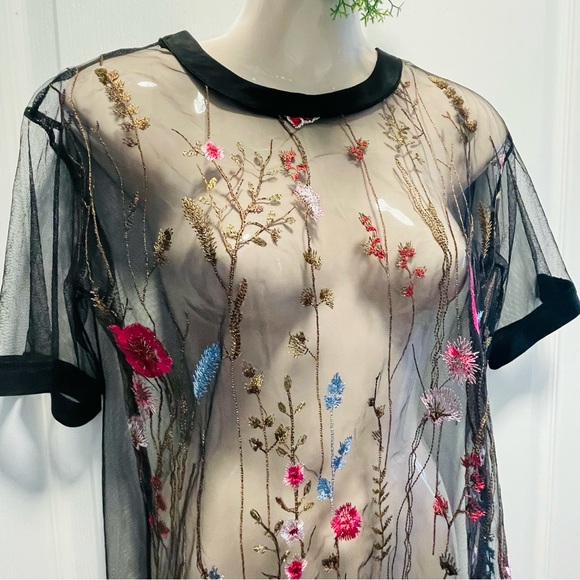 🌸3 for $30 NWT Fashion Nova Daisies  Mesh Floral Tops Embroidery Size S sheer - Picture 10 of 17